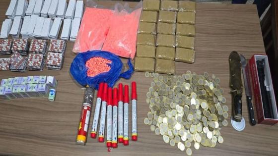 وجدة: توقيف ثلاثة أشخاص من بينهم سيدة للاشتباه في تورطهم في ترويج المخدرات والمؤثرات العقلية